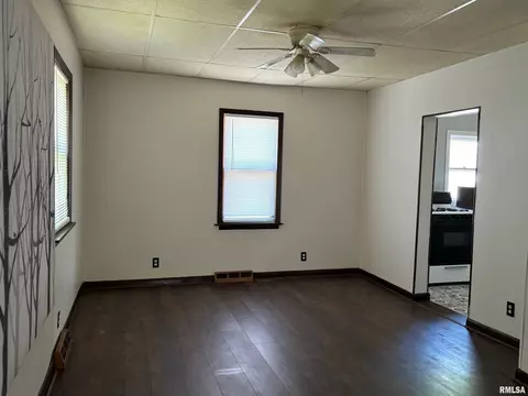 1302 N Macarthur Blvd, Springfield, IL 62702 photo 3