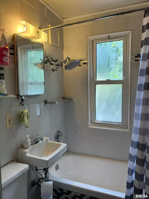 1302 N Macarthur Blvd, Springfield, IL 62702 photo 8