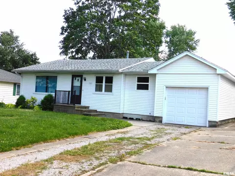 1305 Chestnut St, Mason City, IL 62664