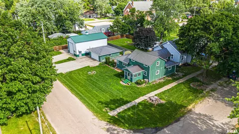 121 W Walnut St, Mason City, IL 62664