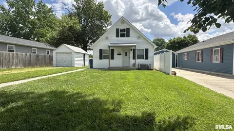 1730 Jackson St, Quincy, IL 62301