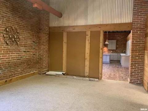 607 E State St, Jacksonville, IL 62650 photo 9