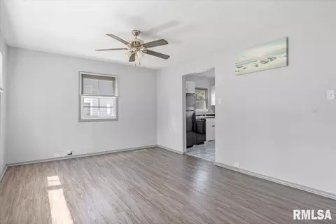 2401 S Pasfield St, Springfield, IL 62704 photo 4