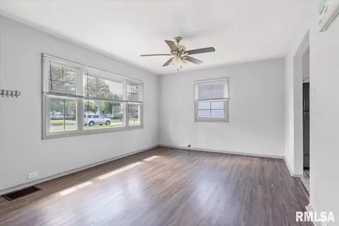 2401 S Pasfield St, Springfield, IL 62704 photo 7