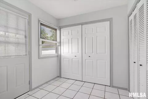 2401 S Pasfield St, Springfield, IL 62704 photo 18