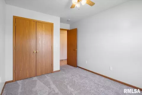Bedroom - 2916 Lakeshire Dr, Springfield, IL 62707 photo 10 of 12