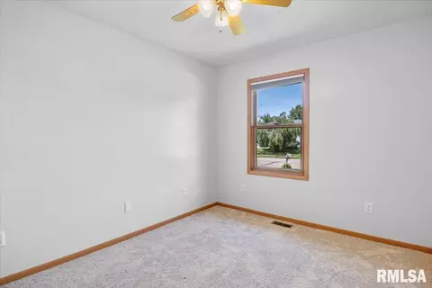 Bedroom - 2916 Lakeshire Dr, Springfield, IL 62707 photo 12 of 12