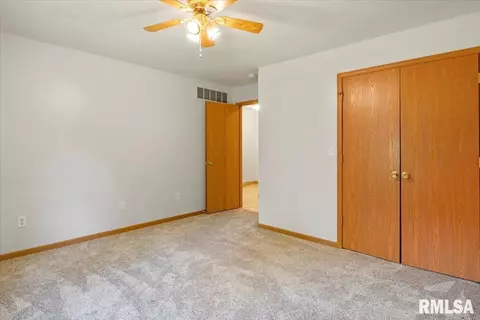 Bedroom - 2916 Lakeshire Dr, Springfield, IL 62707 photo 2 of 12