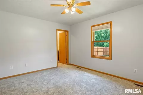 Bedroom - 2916 Lakeshire Dr, Springfield, IL 62707 photo 1 of 12