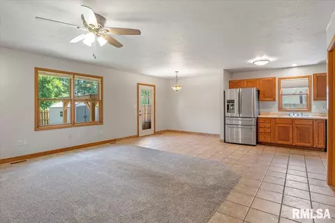 Living - 2916 Lakeshire Dr, Springfield, IL 62707 photo 1 of 4