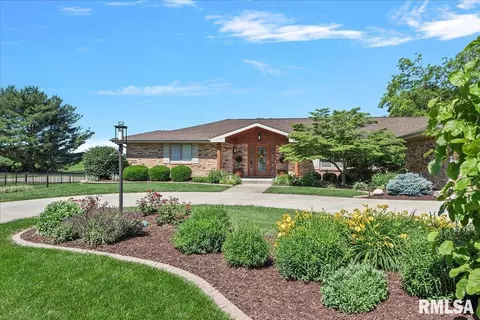 10577 S Main St, Chatham, IL 62629