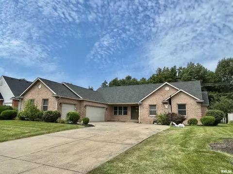 5029 Dogwood Hills Rd, Springfield, IL 62711