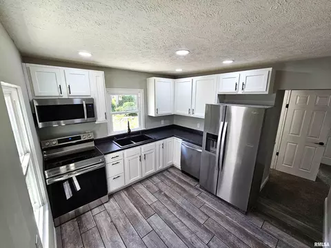 2045 N 7th St, Springfield, IL 62702 photo 5