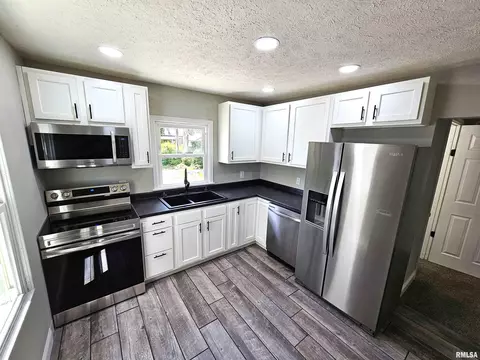 2045 N 7th St, Springfield, IL 62702 photo 6