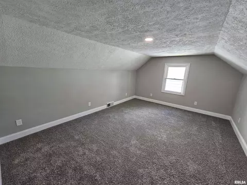 2045 N 7th St, Springfield, IL 62702 photo 15