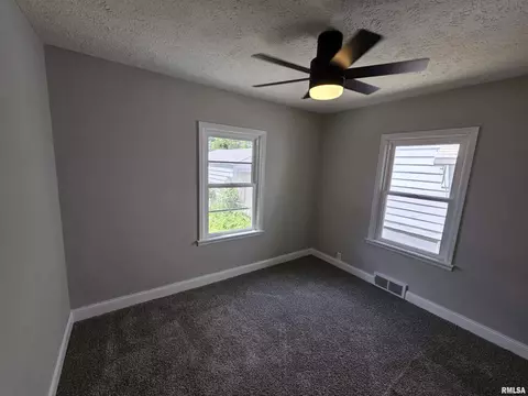 2045 N 7th St, Springfield, IL 62702 photo 11