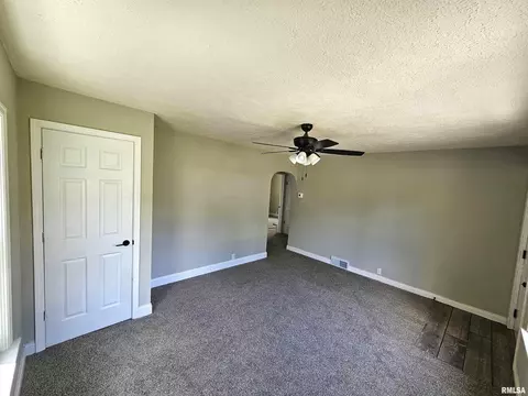 2045 N 7th St, Springfield, IL 62702 photo 8