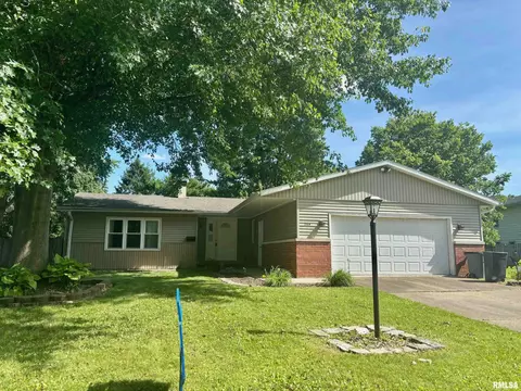2114 Claremont Rd, Springfield, IL 62703