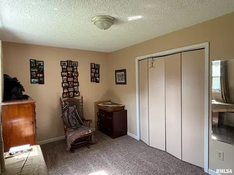 2114 Claremont Rd, Springfield, IL 62703 photo 9
