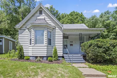 715 Old Salem Rd, Petersburg, IL 62675
