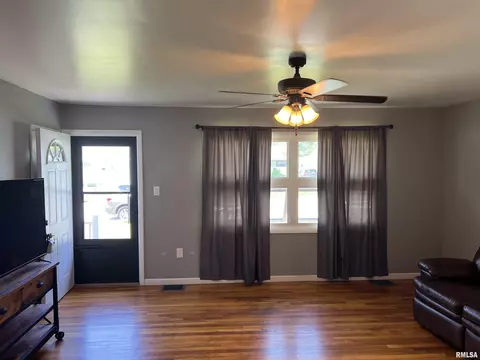 2014 Maple St, Quincy, IL 62301 photo 5