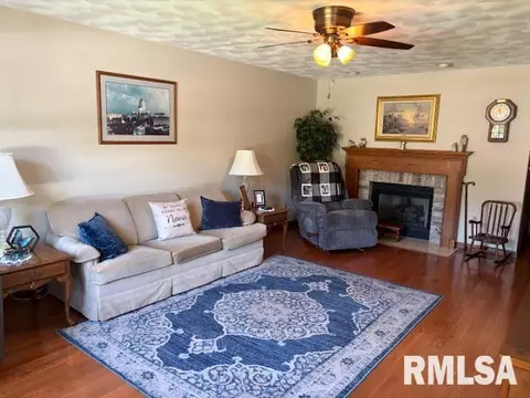 3130 Turning Mill Dr, Springfield, IL 62704 photo 3