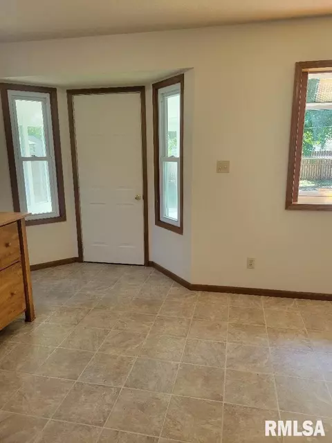 1917 Scarbrough Rd, Springfield, IL 62702 photo 4