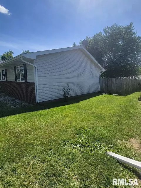 1917 Scarbrough Rd, Springfield, IL 62702 photo 3