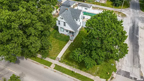 504 N Kickapoo St, Lincoln, IL 62656 photo 2