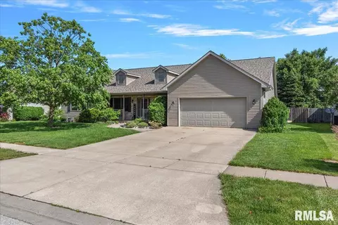 1125 Oakbrook Ave, Chatham, IL 62629