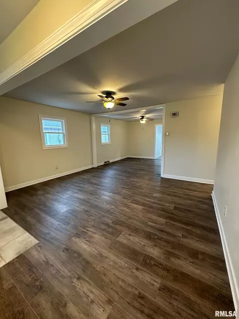 3313 E Carpenter St, Springfield, IL 62702 photo 4