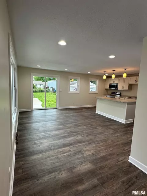 3313 E Carpenter St, Springfield, IL 62702 photo 6