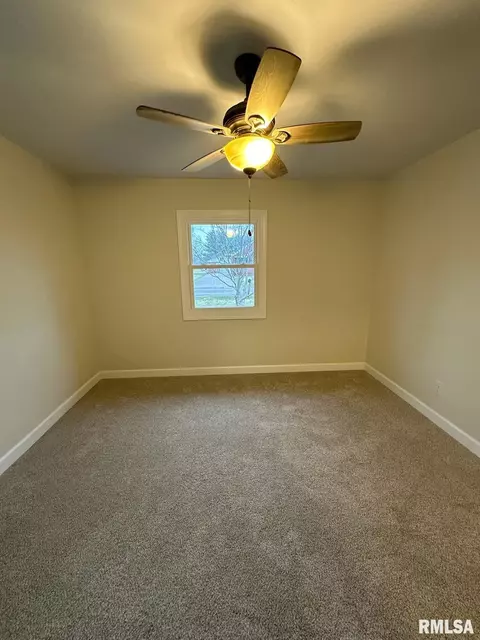 3313 E Carpenter St, Springfield, IL 62702 photo 18