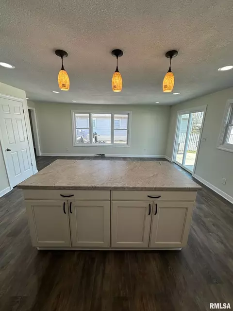 3313 E Carpenter St, Springfield, IL 62702 photo 12