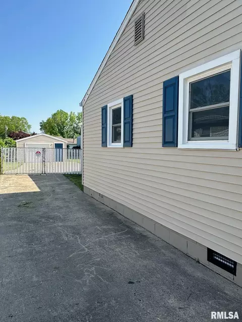 3313 E Carpenter St, Springfield, IL 62702 photo 24