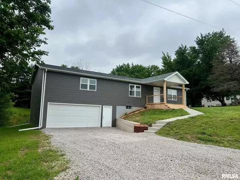 1607 Vineyard Hills Rd, Petersburg, IL 62675