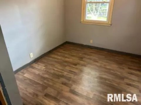 2844 S 13th St, Springfield, IL 62703 photo 3