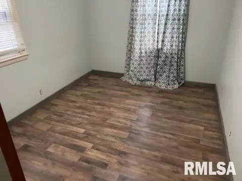 2844 S 13th St, Springfield, IL 62703 photo 4