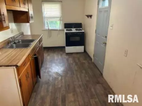 2844 S 13th St, Springfield, IL 62703 photo 6