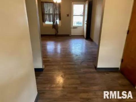 2844 S 13th St, Springfield, IL 62703 photo 2