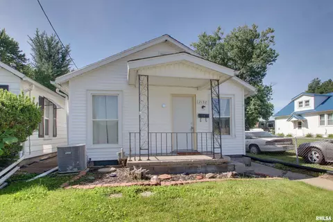2132 Spruce St, Quincy, IL 62301