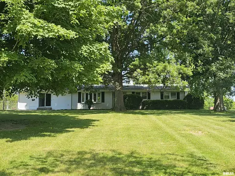 5936 Smith Rd, Pleasant Plains, IL 62677