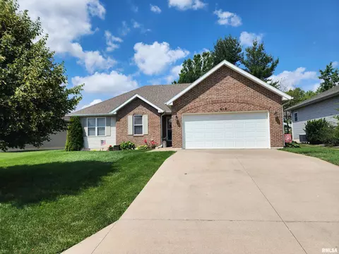 618 Brookfield Rd, Quincy, IL 62305