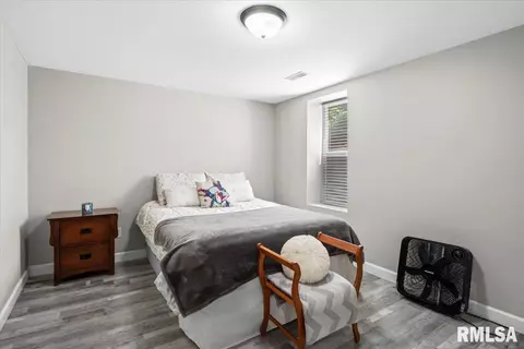 Bedroom - 2329 Yale Blvd, Springfield, IL 62703 photo 5 of 7