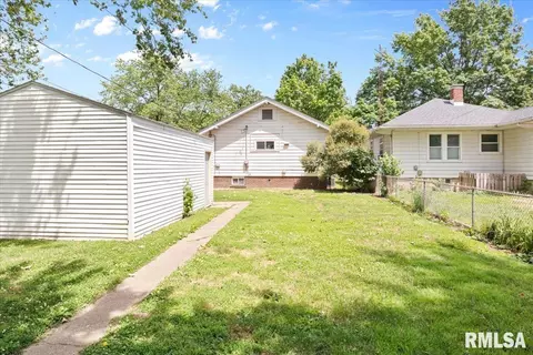 Exterior - 2329 Yale Blvd, Springfield, IL 62703 photo 5 of 8