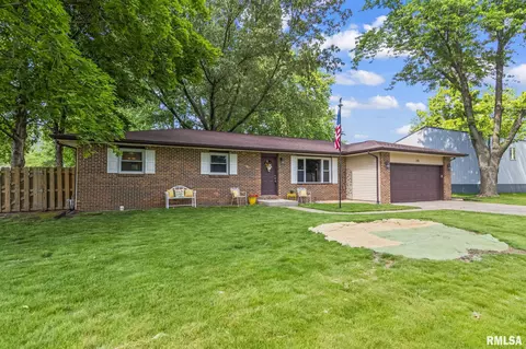 19 Barbara Ln, Auburn, IL 62615