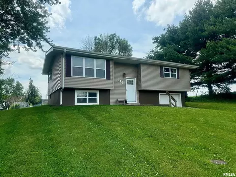 314 Larkspur St, Payson, IL 62360