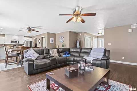 5200 Dove Dr, Springfield, IL 62711 photo 8