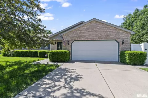 5200 Dove Dr, Springfield, IL 62711 photo 3