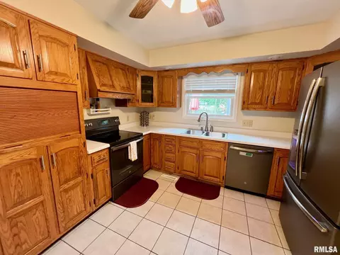 891 Riddle Hill Rd, Springfield, IL 62711 photo 17